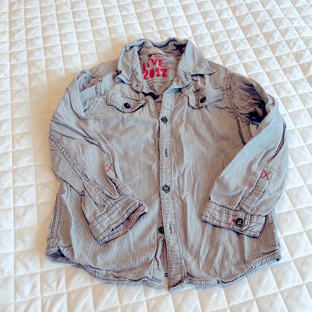 Size 6 DPAM brand button down shirt, layering button down gray collared
